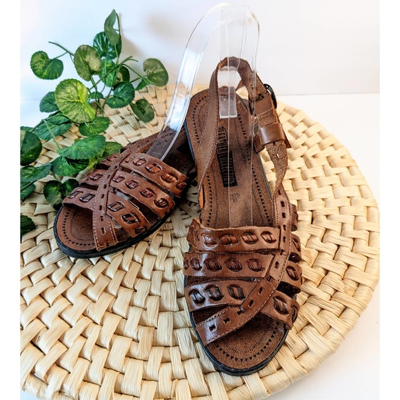 THE LEATHER COLLECTION Shoes - THE LEATHER COLLECTION BOHO BROWN LEATHER SANDALS SIZE 8